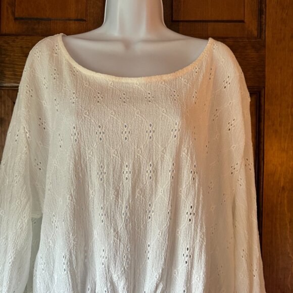 NWT H&M White Eyelet Pullover Top w/Peplum Size 2XL - Picture 2 of 12